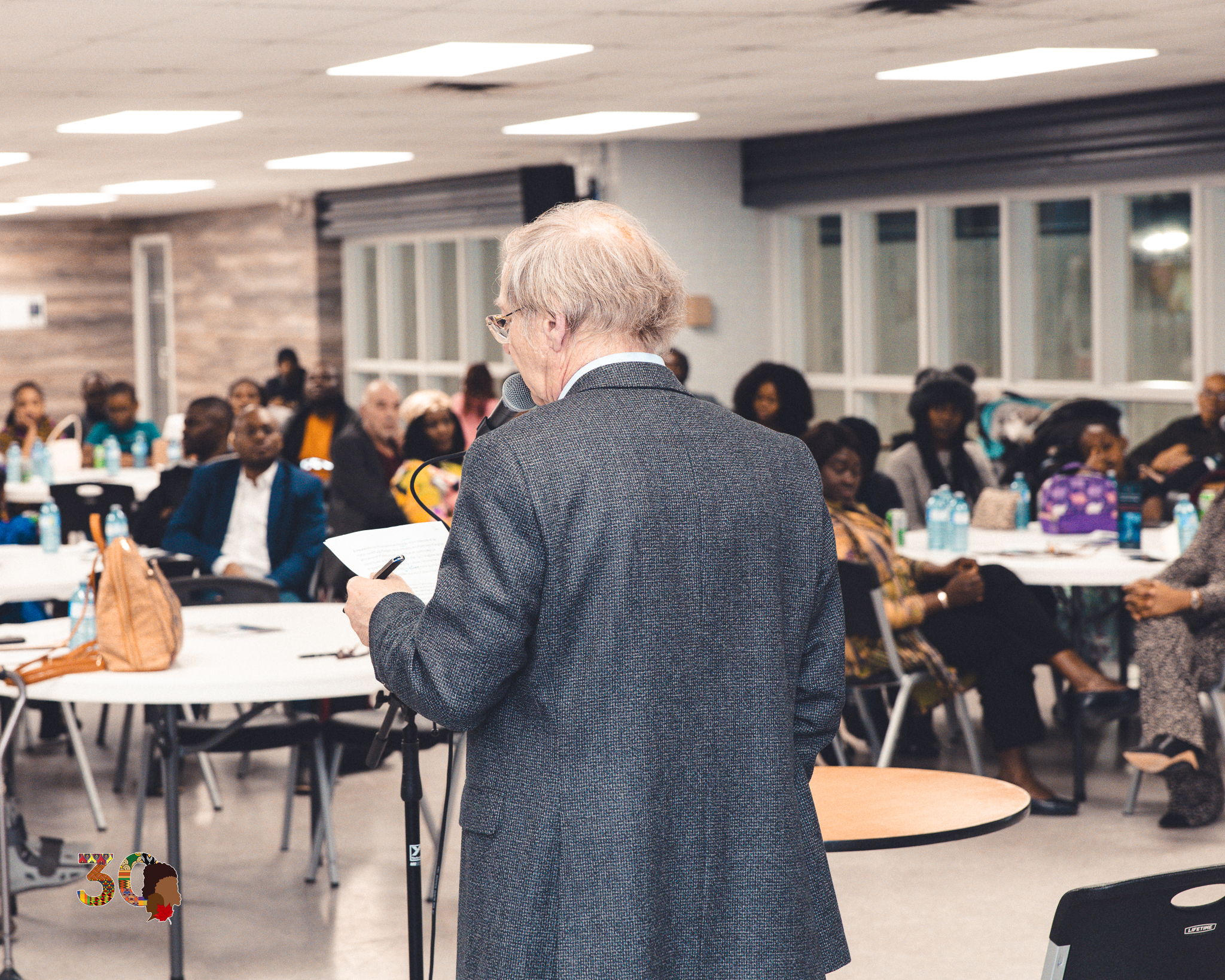 Robert Lefebvre, maire de Hawkesbury, s’adresse aux participants lors de la célébration du Mois de l’histoire des Noirs.